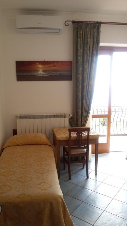 Agriturismo Mare E Monti 아제롤라 외부 사진
