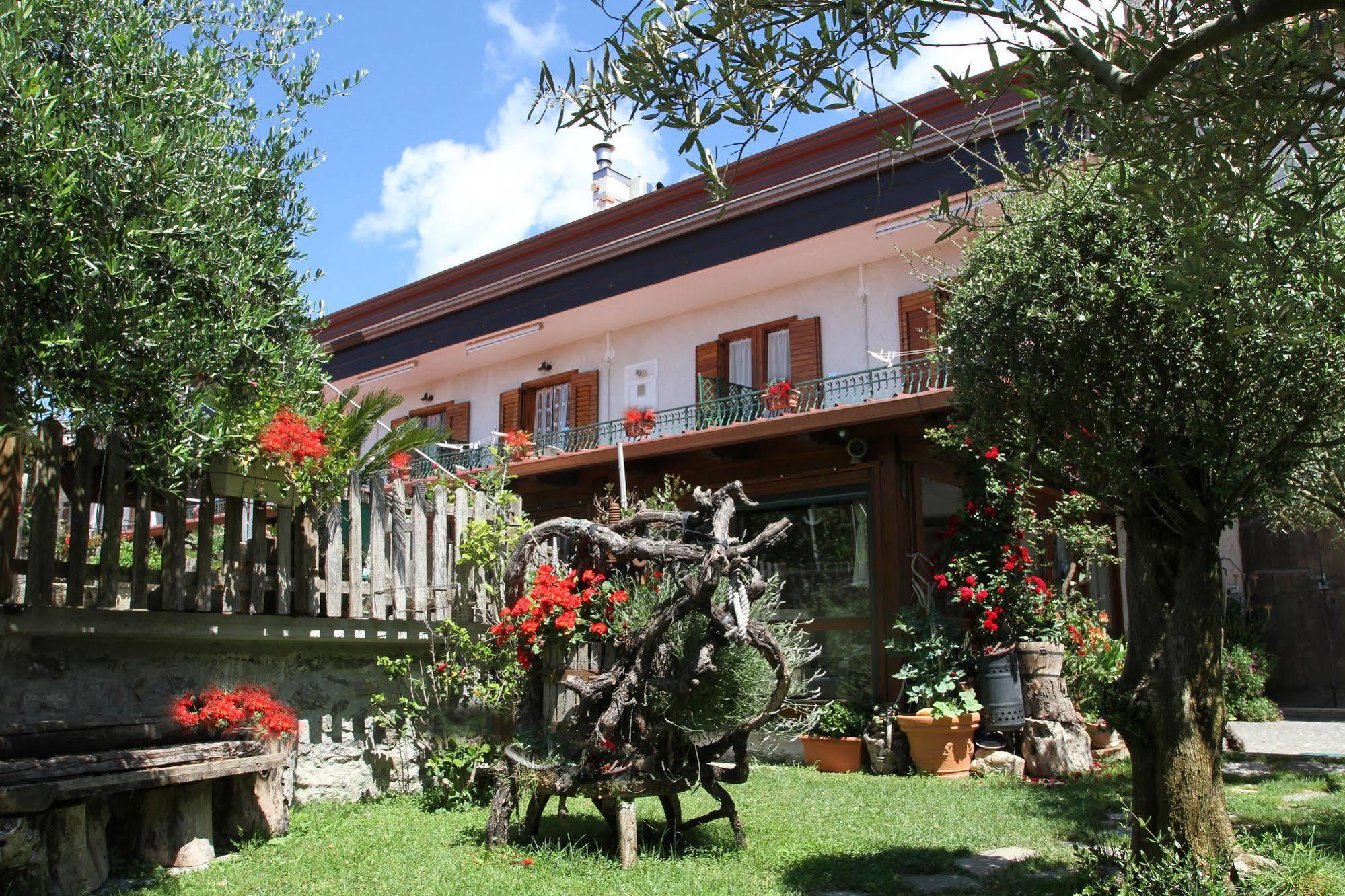 Agriturismo Mare E Monti 아제롤라 외부 사진